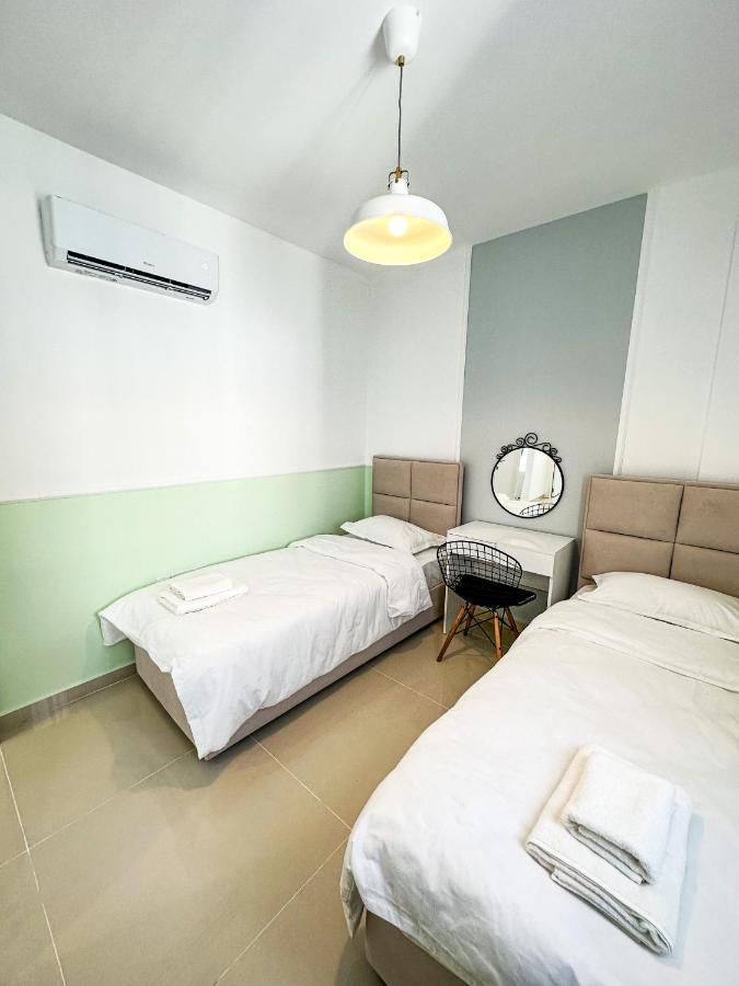 Luxury Sea View Two Bedroom Apartment In Caesar Resort & Spa, Long Beach Perivolia tou Trikomou Extérieur photo